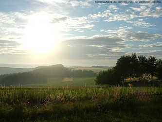 Sonnenaufgang über der Eifel